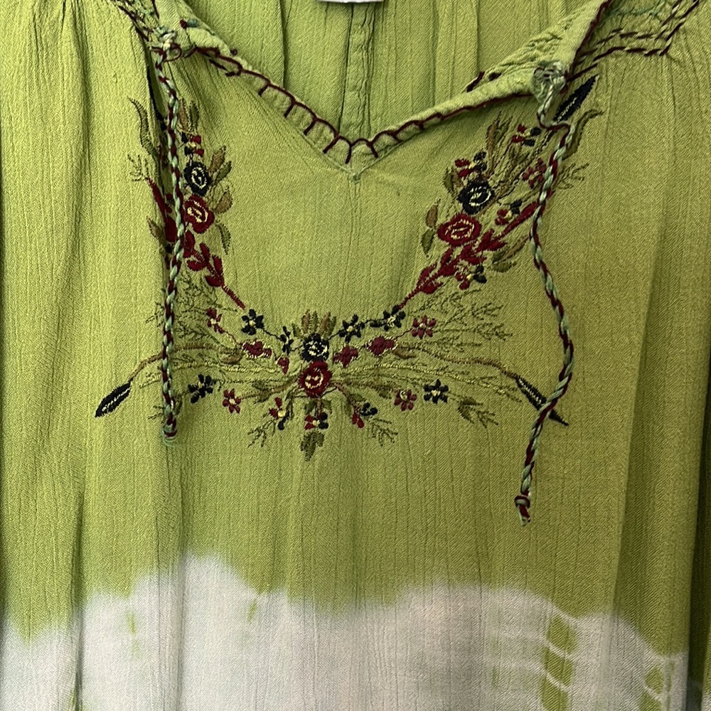 Rayon  blouse - Picture 3 of 3